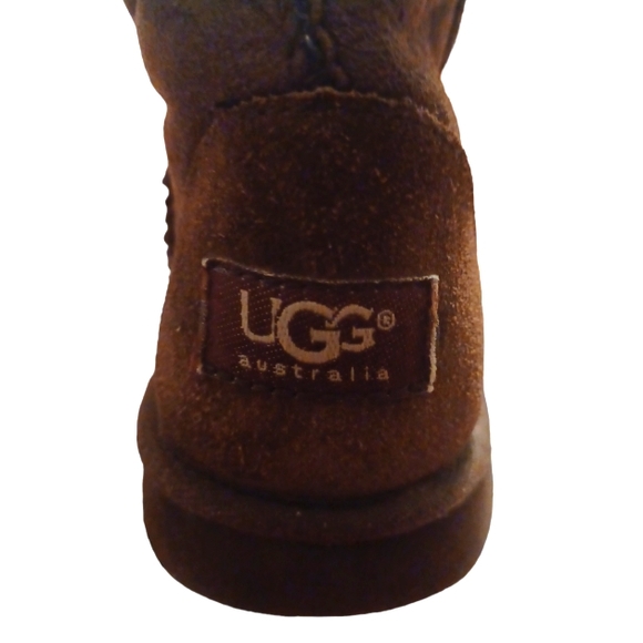 Size 5 Ugg chocolate Sheepskin Boots - Picture 3 of 5